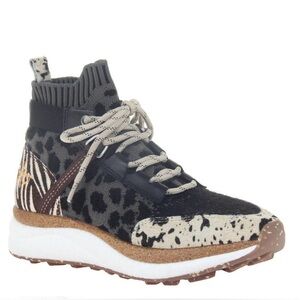 OTBT Hybrid High Top Sneakers in Animal Print